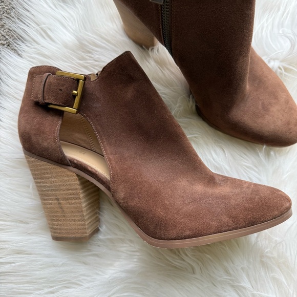 Michael Kors NWOT Adams Cutout Suede Booties - Picture 3 of 12